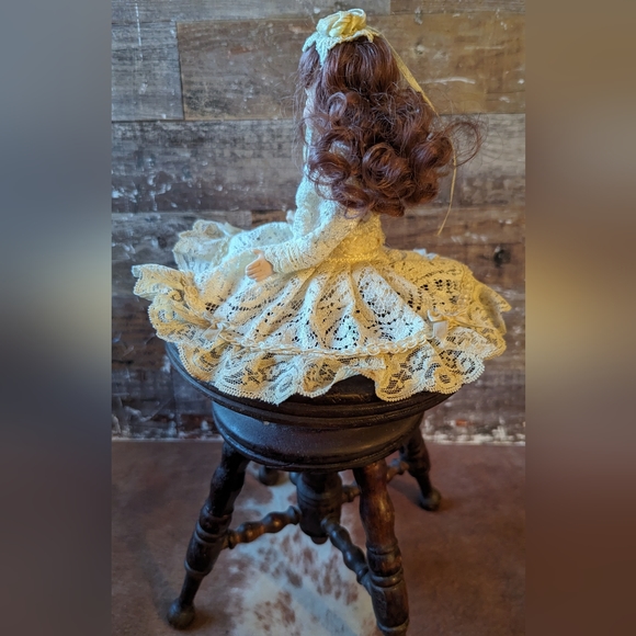 Vintage Porcelain Doll With Brown Curly Long Hair and Blue Eyes - Picture 6 of 12